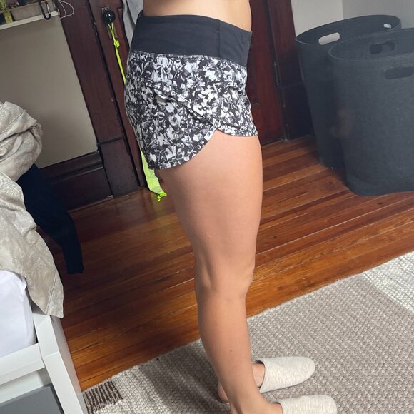 Lululemon Shorts - Picture 3 of 4